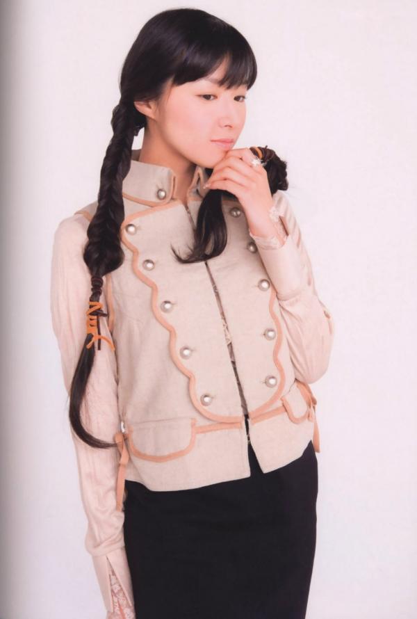 田中理恵 田中理惠  田中理惠《彩リエ Irodo Ri E》清纯甜美风写真集，怀抱玩偶温柔治愈，展现精致少女气质第69张图片