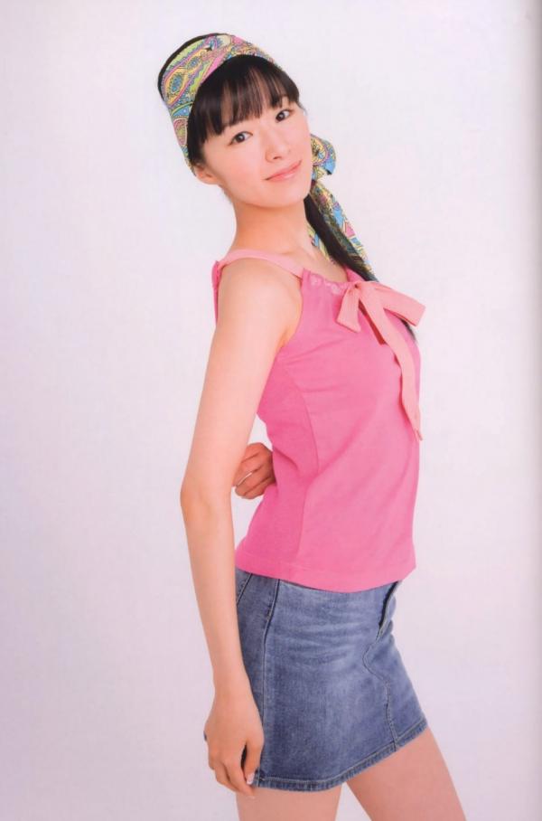 田中理恵 田中理惠  田中理惠《彩リエ Irodo Ri E》清纯甜美风写真集，怀抱玩偶温柔治愈，展现精致少女气质第70张图片