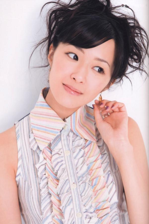 田中理恵 田中理惠  田中理惠《彩リエ Irodo Ri E》清纯甜美风写真集，怀抱玩偶温柔治愈，展现精致少女气质第72张图片