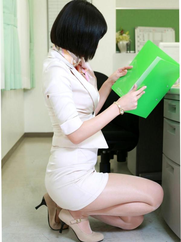倉持由香 仓持由香  仓持由香《大人的业务命令》办公室职场制服诱惑高清写真集第6张图片