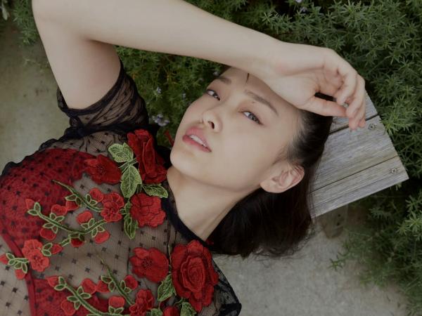 山地まり 山地麻里  山地まり - 山盛りFine：海边与泳池湿身写真，展现极致清纯童颜与傲人身材曲线第23张图片