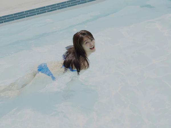 山地まり 山地麻里  山地まり - 山盛りFine：海边与泳池湿身写真，展现极致清纯童颜与傲人身材曲线第38张图片