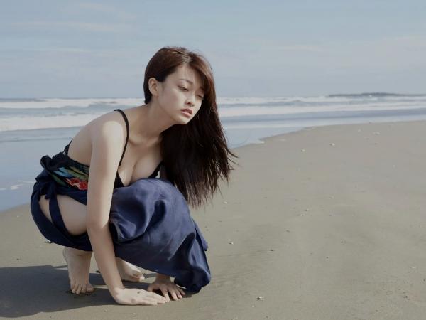 山地まり 山地麻里  山地まり - 山盛りFine：海边与泳池湿身写真，展现极致清纯童颜与傲人身材曲线第43张图片