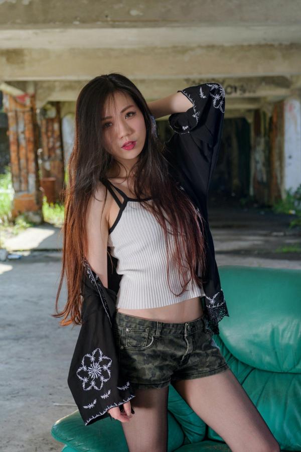陈怡曼 叶媚儿Amei  台湾美女Coco废墟与户外写真，热裤黑丝美腿展现都市性感诱惑第44张图片