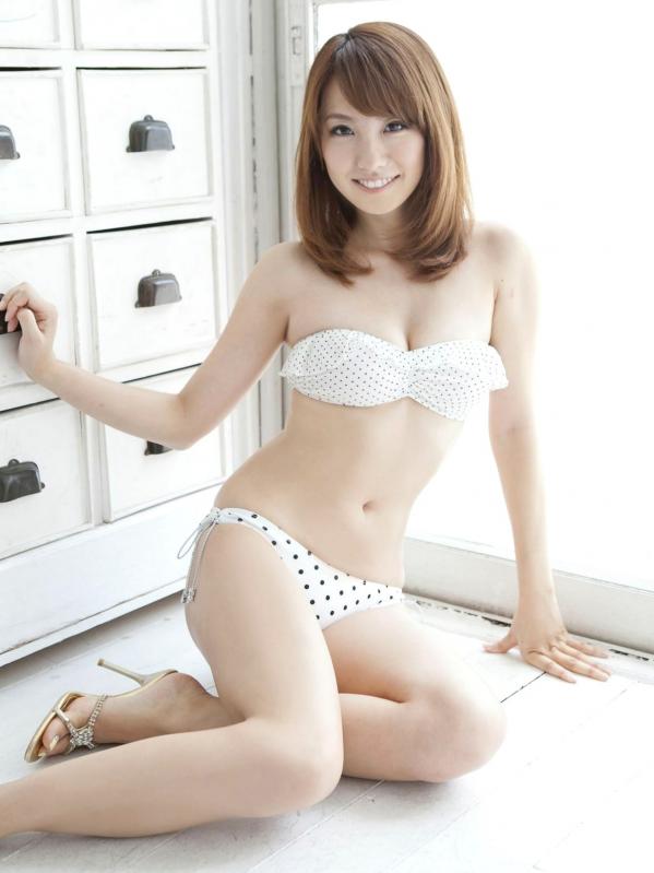 山本梓   山本梓写真集《JUICY FRUIT 2》，日系清纯甜美与性感内衣诱惑，展现精致容颜与迷人曲线第8张图片