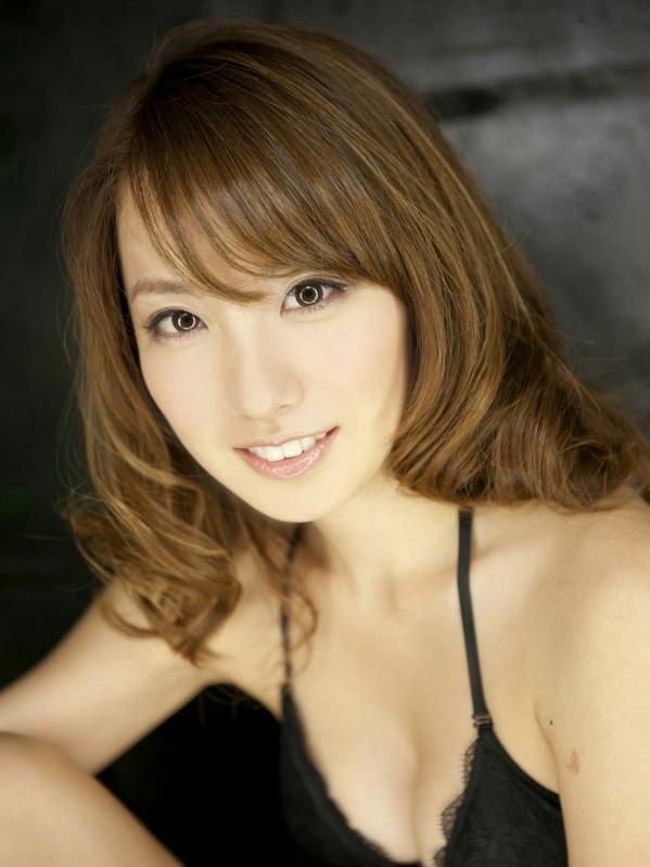 山本梓   山本梓写真集《JUICY FRUIT 2》，日系清纯甜美与性感内衣诱惑，展现精致容颜与迷人曲线第37张图片