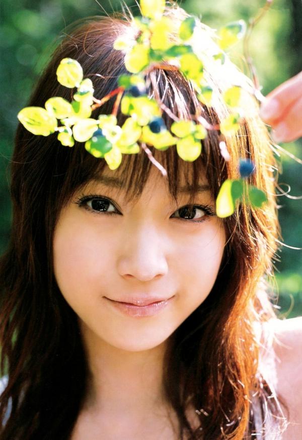 亀井絵里 龟井绘里  PB写真集_龟井絵里 《ERI》 清新比基尼与时尚街拍，呈现少女灵动感与治愈气息第32张图片