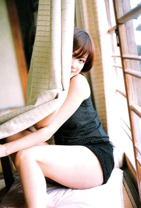 亀井絵里 龟井绘里  PB写真集_龟井絵里 《ERI》 清新比基尼与时尚街拍，呈现少女灵动感与治愈气息第57张图片