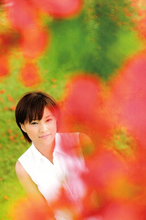 亀井絵里 龟井绘里  PB写真集_龟井絵里 《ERI》 清新比基尼与时尚街拍，呈现少女灵动感与治愈气息第112张图片