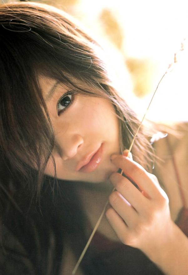 亀井絵里 龟井绘里  PB写真集_龟井絵里 《ERI》 清新比基尼与时尚街拍，呈现少女灵动感与治愈气息第124张图片