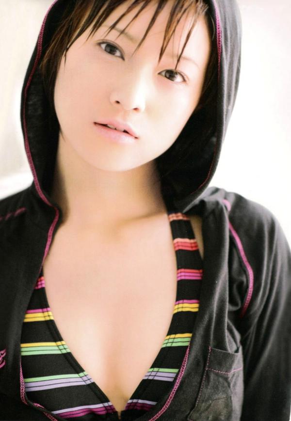 亀井絵里 龟井绘里  PB写真集_龟井絵里 《ERI》 清新比基尼与时尚街拍，呈现少女灵动感与治愈气息第133张图片