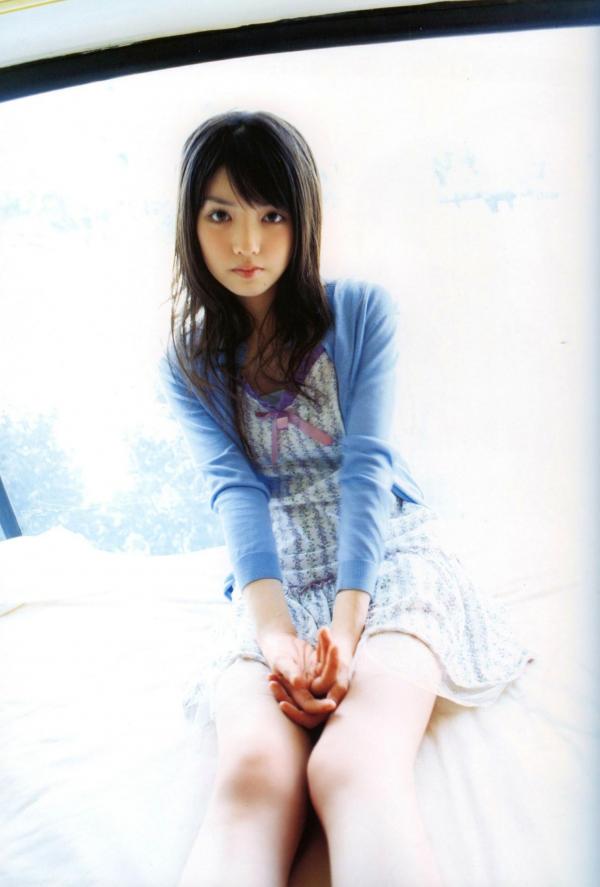 道重さゆみ 道重沙由美  PB写真集：道重沙由美《Doukei》精选集，涵盖泳池比基尼与唯美和服造型，日本清纯治愈系女神写真[46P]第22张图片