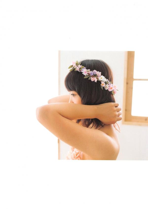 松村香織 松村香织  日本偶像松村香织首部写真集《Mushusei》：清纯校服与私房内衣诱惑，尽显日系魅力风情第24张图片