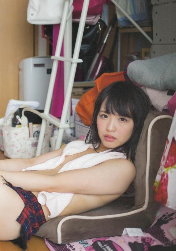 松村香織 松村香织  日本偶像松村香织首部写真集《Mushusei》：清纯校服与私房内衣诱惑，尽显日系魅力风情第49张图片