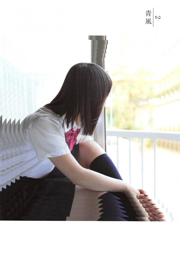 松村香織 松村香织  日本偶像松村香织首部写真集《Mushusei》：清纯校服与私房内衣诱惑，尽显日系魅力风情第55张图片