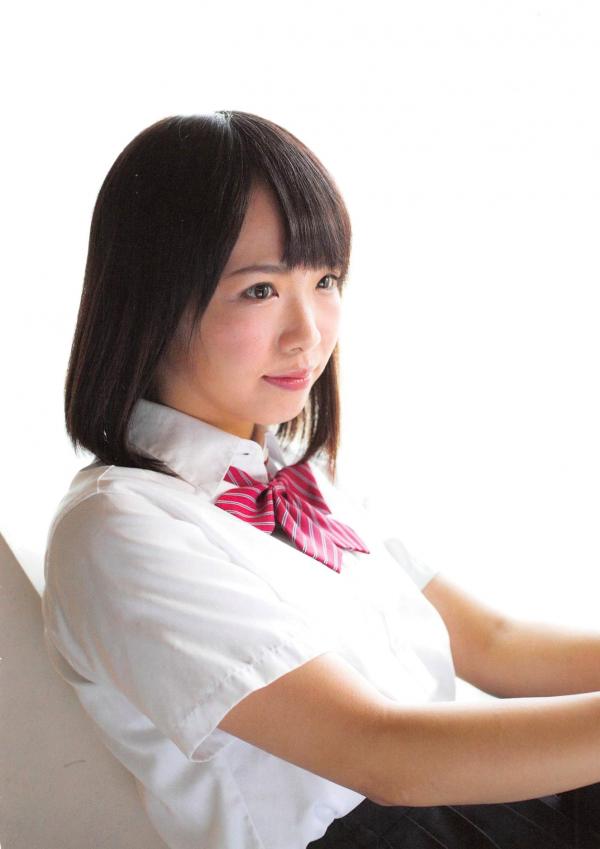 松村香織 松村香织  日本偶像松村香织首部写真集《Mushusei》：清纯校服与私房内衣诱惑，尽显日系魅力风情第58张图片