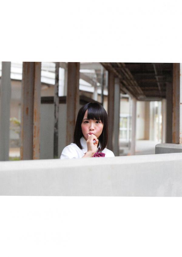 松村香織 松村香织  日本偶像松村香织首部写真集《Mushusei》：清纯校服与私房内衣诱惑，尽显日系魅力风情第64张图片