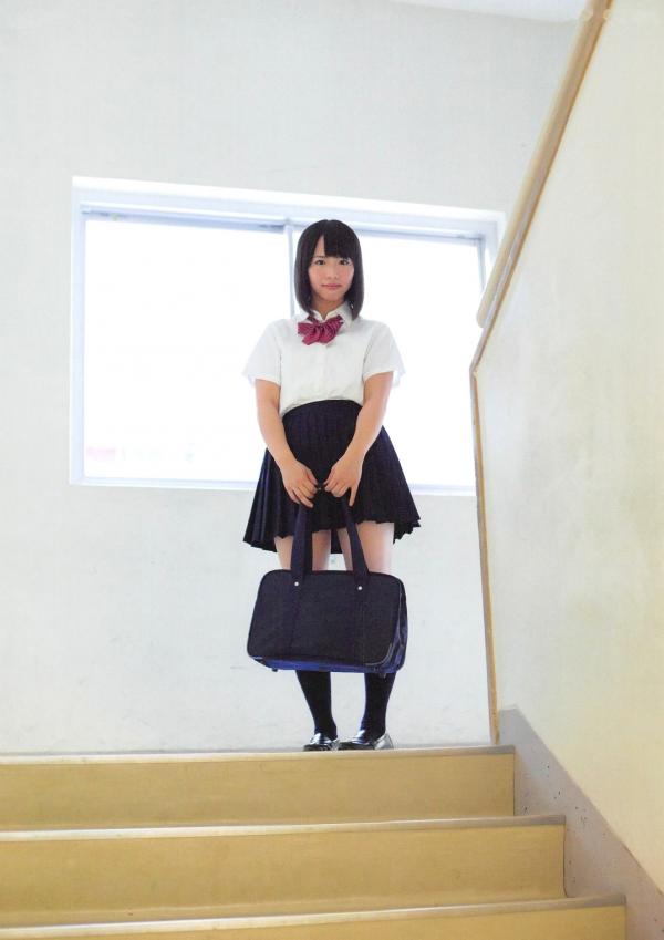 松村香織 松村香织  日本偶像松村香织首部写真集《Mushusei》：清纯校服与私房内衣诱惑，尽显日系魅力风情第73张图片