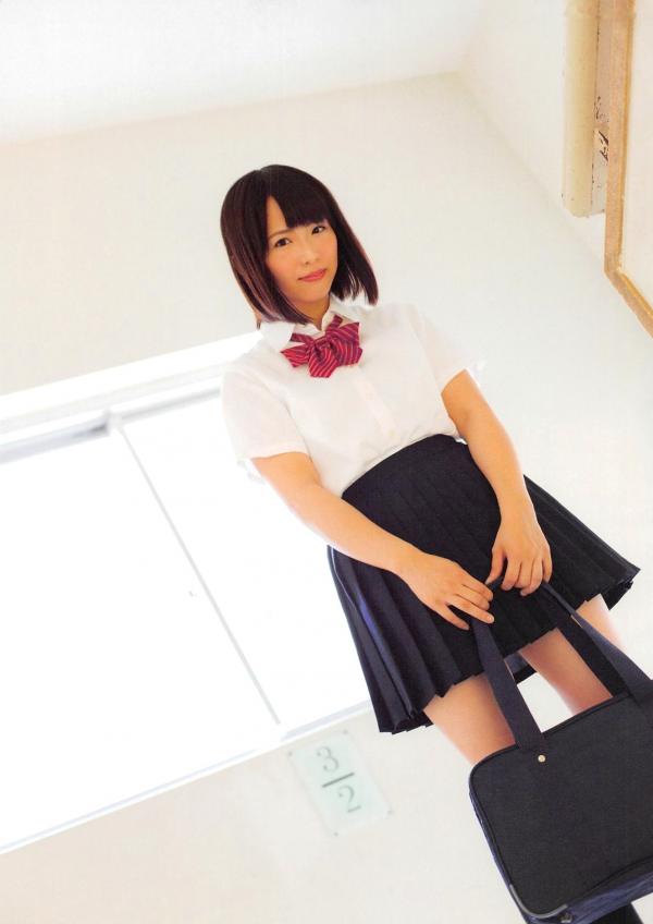 松村香織 松村香织  日本偶像松村香织首部写真集《Mushusei》：清纯校服与私房内衣诱惑，尽显日系魅力风情第75张图片