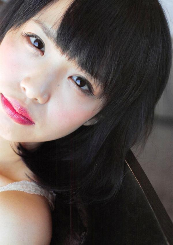 松村香織 松村香织  日本偶像松村香织首部写真集《Mushusei》：清纯校服与私房内衣诱惑，尽显日系魅力风情第83张图片