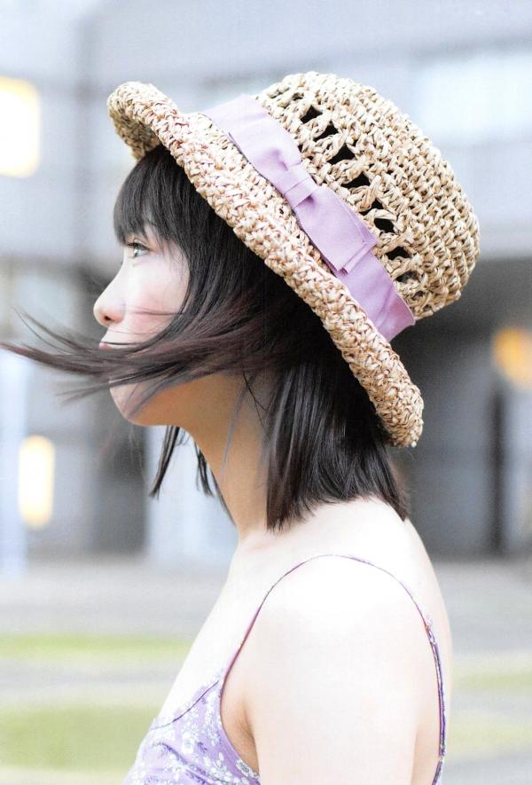 松村香織 松村香织  日本偶像松村香织首部写真集《Mushusei》：清纯校服与私房内衣诱惑，尽显日系魅力风情第98张图片