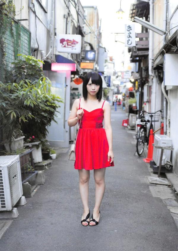 松村香織 松村香织  日本偶像松村香织首部写真集《Mushusei》：清纯校服与私房内衣诱惑，尽显日系魅力风情第123张图片