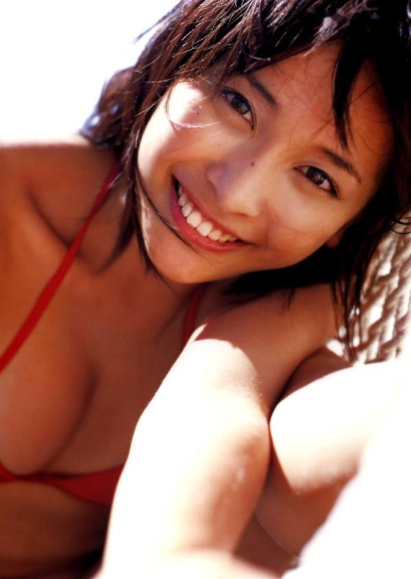 山崎真実 山崎真实  PB写真集_山崎真实《マイマミ》日本海滩比基尼性感美腿诱惑写真高清图集[72P]第8张图片