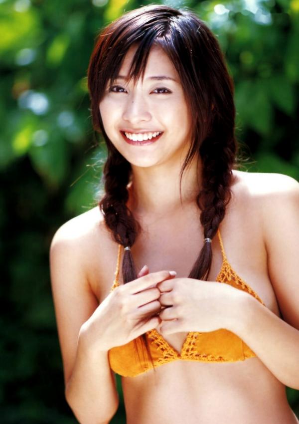 山崎真実 山崎真实  PB写真集_山崎真实《マイマミ》日本海滩比基尼性感美腿诱惑写真高清图集[72P]第38张图片