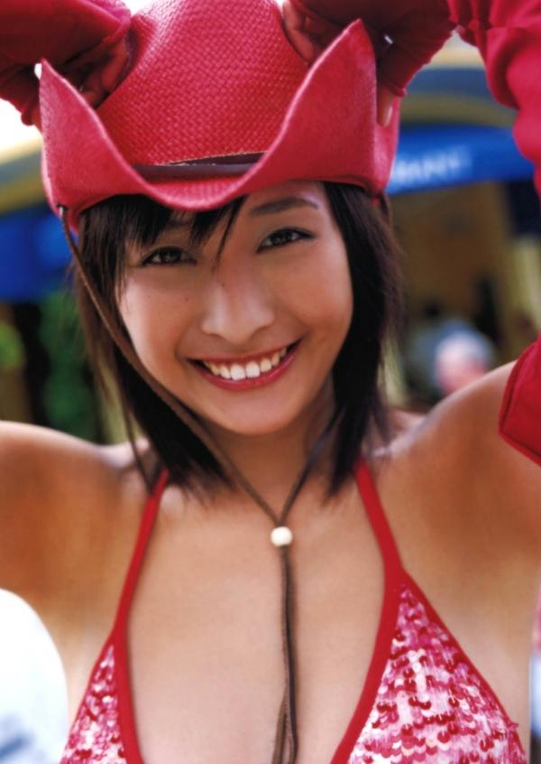 山崎真実 山崎真实  PB写真集_山崎真实《マイマミ》日本海滩比基尼性感美腿诱惑写真高清图集[72P]第42张图片
