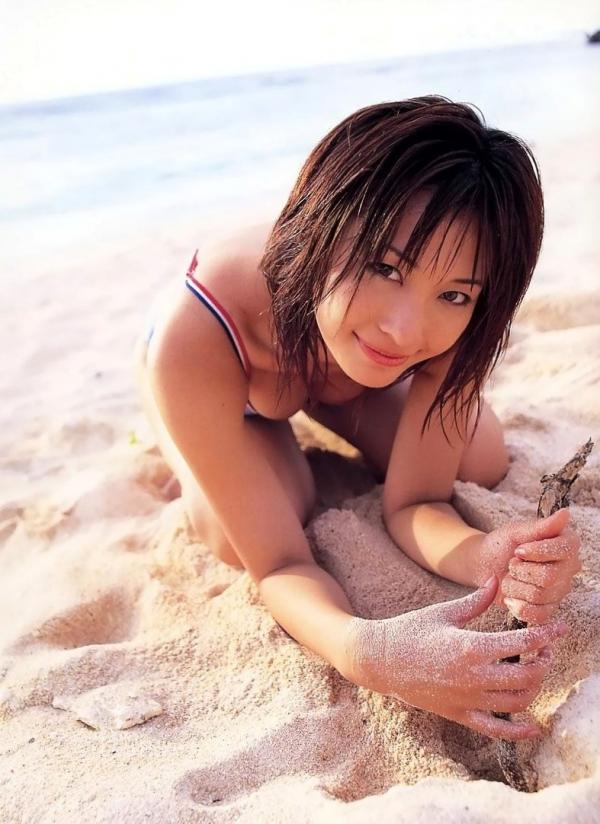 山崎真実 山崎真实  PB写真集_山崎真实《MAMI蔵》沙滩比基尼夏季户外女神写真第21张图片