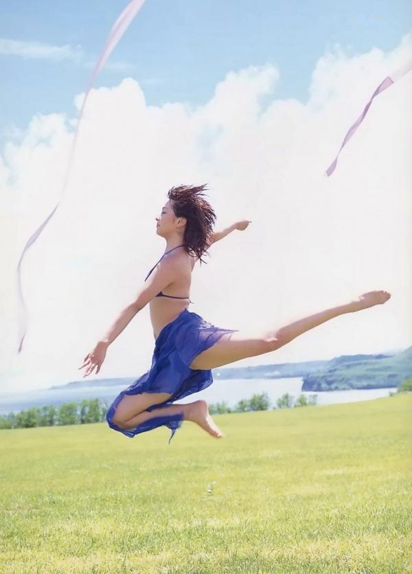 山崎真実 山崎真实  PB写真集_山崎真实《MAMI蔵》沙滩比基尼夏季户外女神写真第44张图片