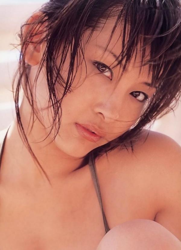 山崎真実 山崎真实  PB写真集_山崎真实《MAMI蔵》沙滩比基尼夏季户外女神写真第66张图片