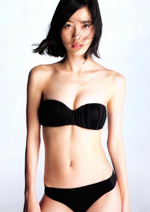 松井珠理奈 松井珠理奈  松井珠理奈《Jurina》清新活力写真，展现青春灵动魅力与街头时尚穿搭，百变风格尽显偶像气质第6张图片