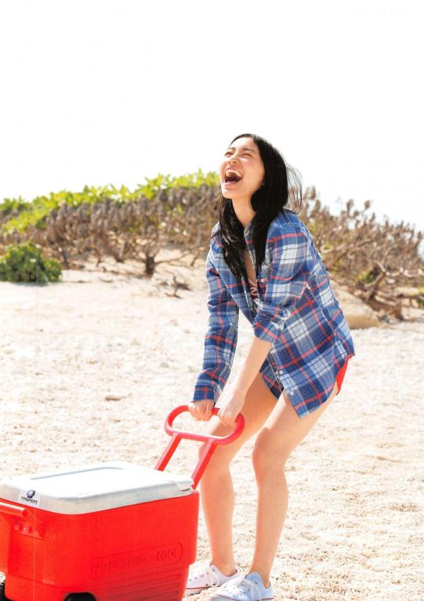 松井珠理奈 松井珠理奈  松井珠理奈《Jurina》清新活力写真，展现青春灵动魅力与街头时尚穿搭，百变风格尽显偶像气质第17张图片