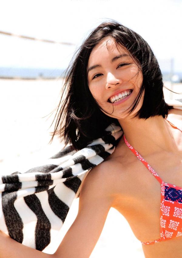 松井珠理奈 松井珠理奈  松井珠理奈《Jurina》清新活力写真，展现青春灵动魅力与街头时尚穿搭，百变风格尽显偶像气质第24张图片
