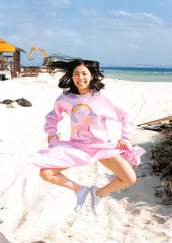 松井珠理奈 松井珠理奈  松井珠理奈《Jurina》清新活力写真，展现青春灵动魅力与街头时尚穿搭，百变风格尽显偶像气质第78张图片