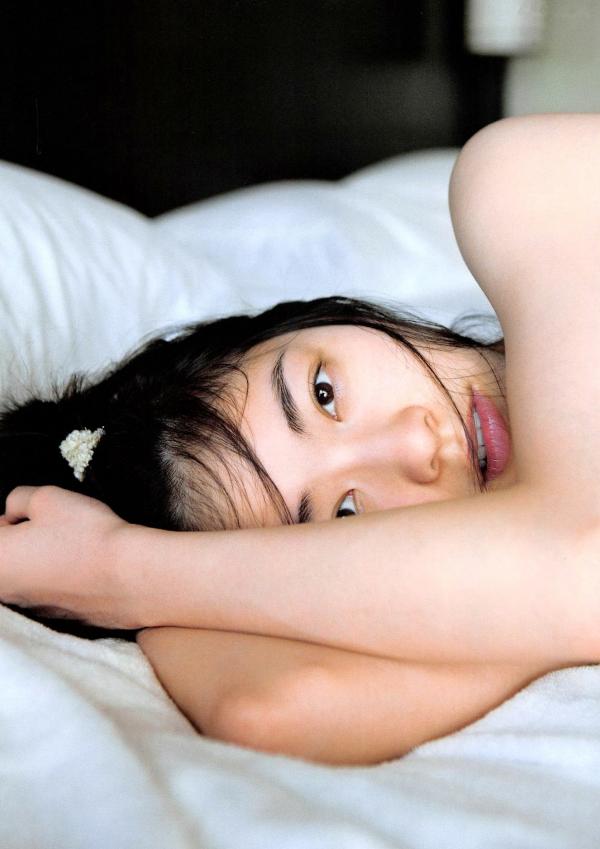 松井珠理奈 松井珠理奈  松井珠理奈《Jurina》清新活力写真，展现青春灵动魅力与街头时尚穿搭，百变风格尽显偶像气质第85张图片