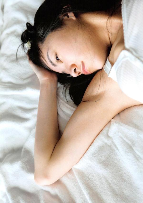 松井珠理奈 松井珠理奈  松井珠理奈《Jurina》清新活力写真，展现青春灵动魅力与街头时尚穿搭，百变风格尽显偶像气质第87张图片