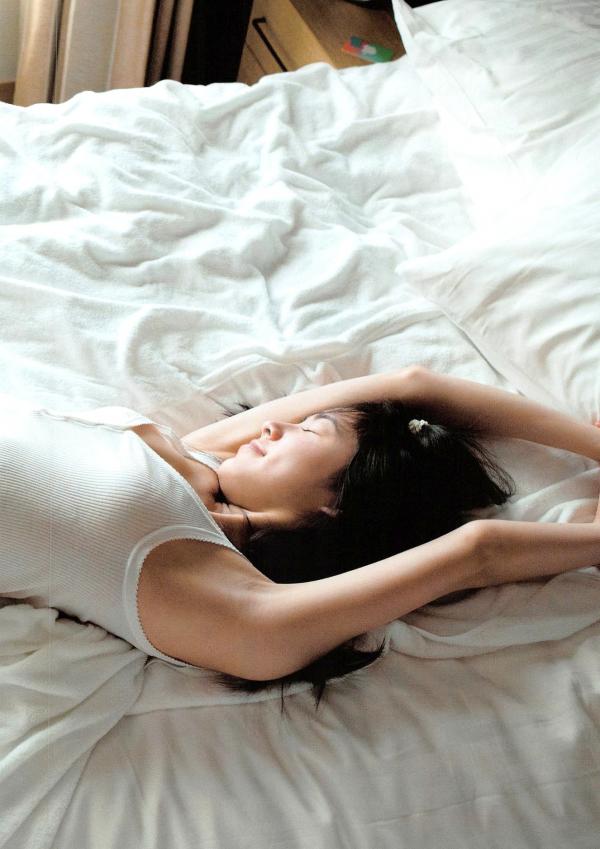 松井珠理奈 松井珠理奈  松井珠理奈《Jurina》清新活力写真，展现青春灵动魅力与街头时尚穿搭，百变风格尽显偶像气质第89张图片