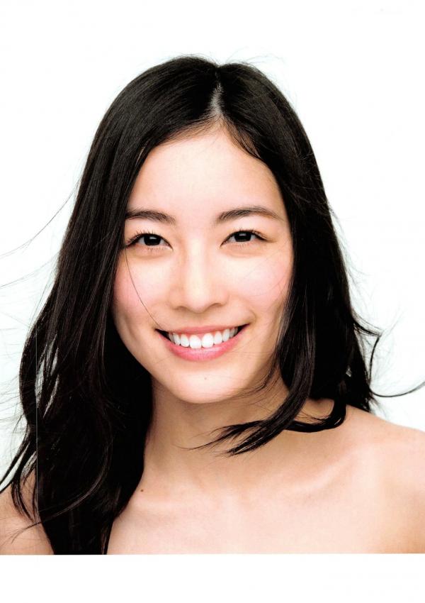 松井珠理奈 松井珠理奈  松井珠理奈《Jurina》清新活力写真，展现青春灵动魅力与街头时尚穿搭，百变风格尽显偶像气质第122张图片