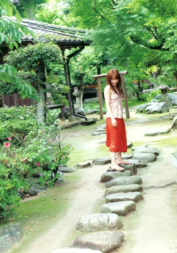 高橋愛 高桥爱  PB写真集_高橋愛《愛ごころ Ai Gokoro》海滩比基尼清纯治愈系日系写真 [88P]第16张图片