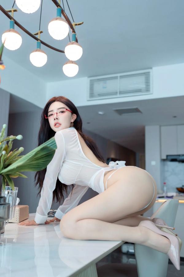 潘娇娇 潘娇娇  潘娇娇 - 温婉恋人白玫瑰，居家私房透视连体衣写真，红框眼镜解锁禁忌诱惑 [90P]第37张图片