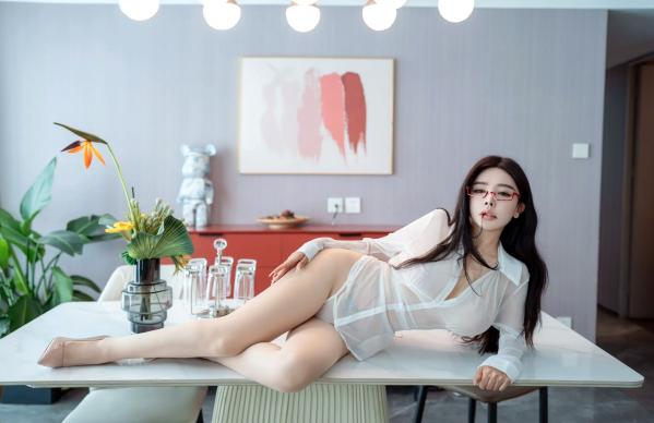潘娇娇 潘娇娇  潘娇娇 - 温婉恋人白玫瑰，居家私房透视连体衣写真，红框眼镜解锁禁忌诱惑 [90P]第46张图片