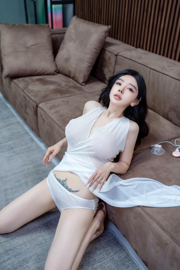 潘娇娇 潘娇娇  潘娇娇-室内私房吸奶器按摩透视诱惑绝美大片 [90P]第41张图片