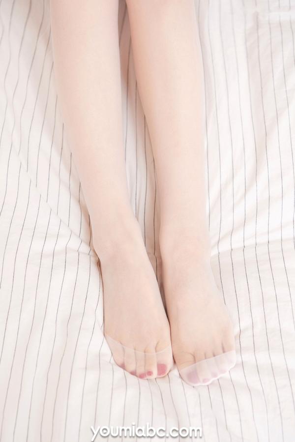 张雨萌 纯小希  YouMi尤蜜-张雨萌-《浓情女神》高清写真：极致诱惑的居家私房，蕾丝透视与性感内衣的完美呈现（无圣光）第22张图片