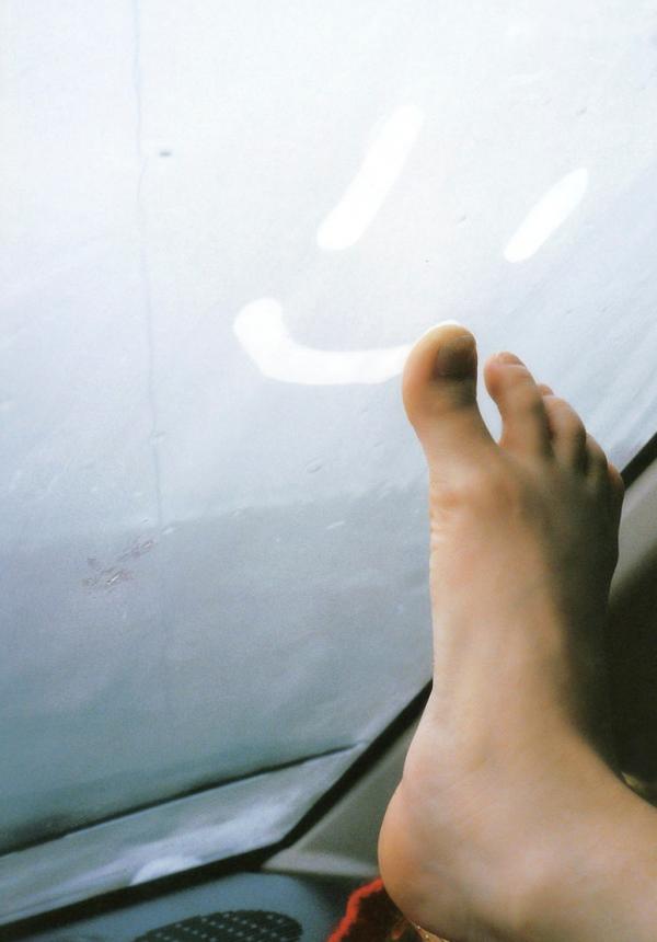 若槻千夏   若槻千夏《Chinatty》写真集：经典户外比基尼与浴室清纯诱惑，展现完美身材与活力美感第117张图片