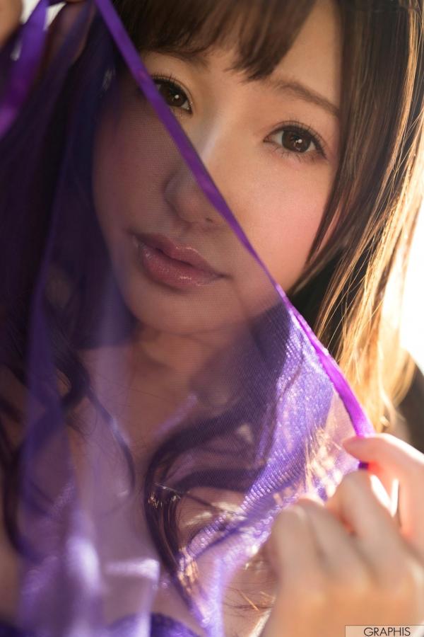 天使もえ 天使萌  Graphis_天使萌『Fairy Angel』精致清纯写真，温柔卧室、户外街拍与唯美浴室湿身大片[52P]第10张图片