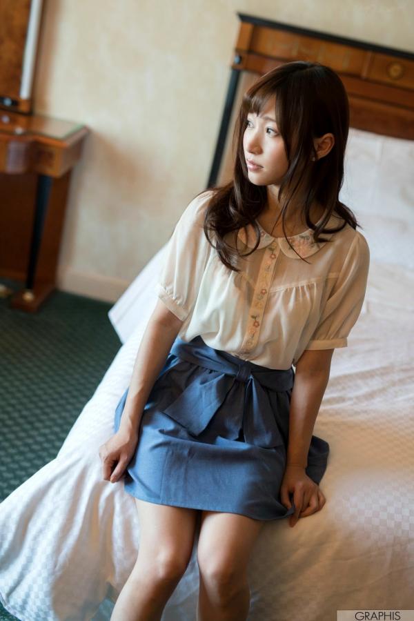 天使もえ 天使萌  Graphis_天使萌『Fairy Angel』精致清纯写真，温柔卧室、户外街拍与唯美浴室湿身大片[52P]第20张图片