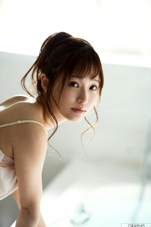 天使もえ 天使萌  Graphis_天使萌『Fairy Angel』精致清纯写真，温柔卧室、户外街拍与唯美浴室湿身大片[52P]第40张图片
