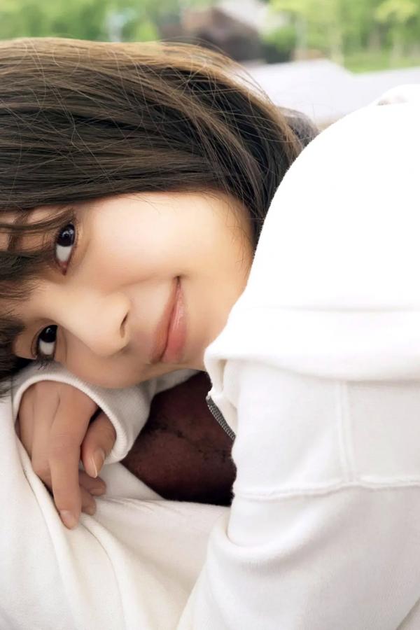 南里美希  《南里美希 - jamais vu》日本女神清纯街拍与沙滩大尺度性感湿身写真第2张图片